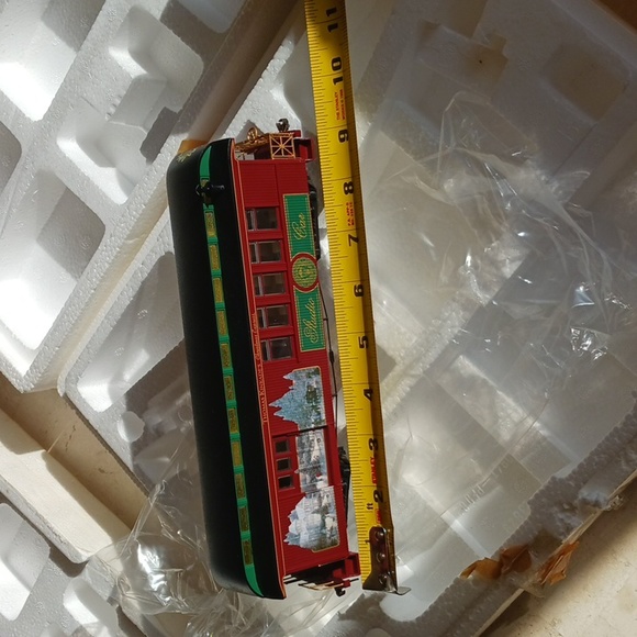 Thomas Kinkade's Christmas express/ Hawthorne village "studio car" train ,New - Picture 11 of 13